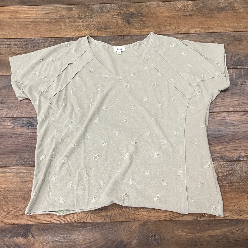BKE Womens Sage Green V-Neck Short Sleeve Textured Clip Dot Top Size S Boho